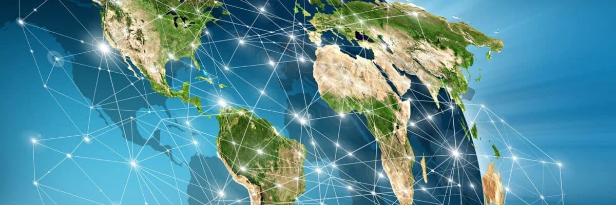 Weltkarte mit technologischem Hintergrund